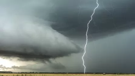 Синоптики прогнозируют "шторм" в 11 областях РК в последний день весны 