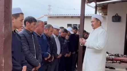 Әжетханадан табылған 3 жасар Асылым жерленді