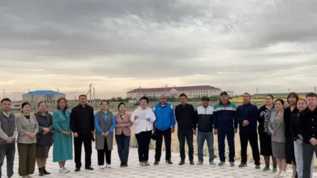 «Роза Рымбаеваның концерті»: Маңғыстау облысында мұғалімдер концерт билеттерін сатып алуға мәжбүрледі деп басшылыққа шағымданды