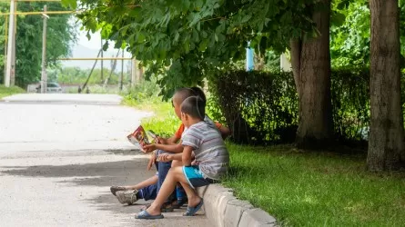 Столичные дети остались без летних лагерей, но власти обещают альтернативы