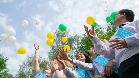 Прощай, школа: когда завершится учебный год и кто не будет сдавать экзамены 