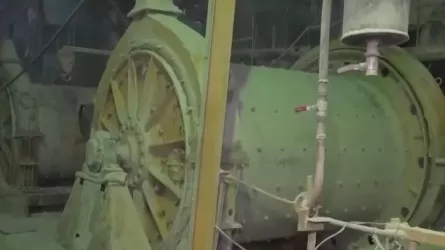 Оралда әк зауытында жұмысшыны төсеуші автомат басып, қаза тапты