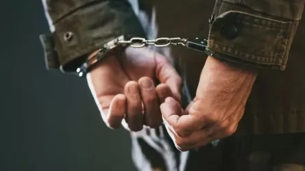 Аферист нажился в Казахстане на десятки миллионов и сбежал в Азербайджан