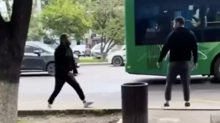 Ер адамның аялдамадағы әрекеті алматылықтарды шошытты 