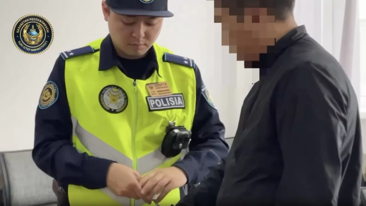 Полицейлерге қарсылық көрсеткен Қонаев тұрғыны қамауға алынды