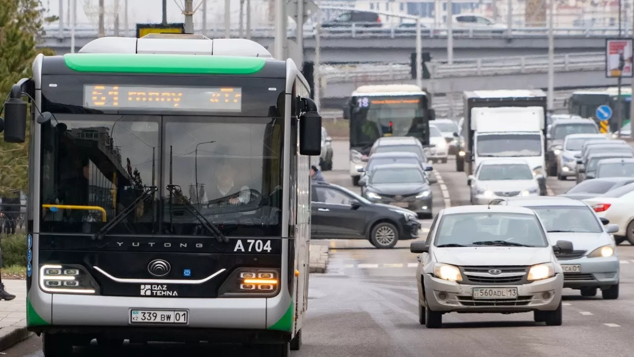 В Астане изменили движение еще два автобуса  