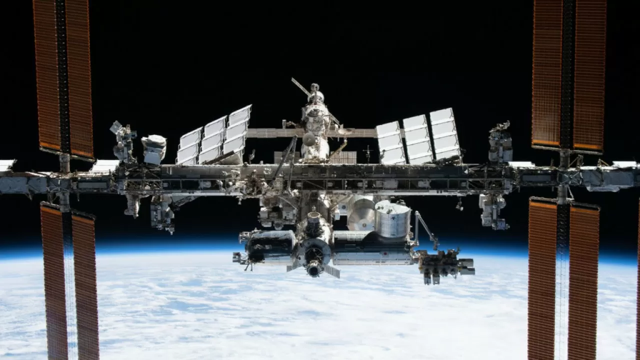 SpaceX построит космический корабль, который уничтожит МКС