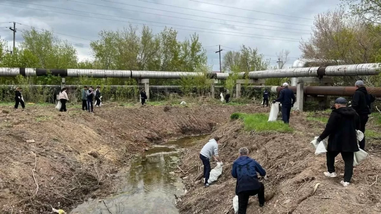 Экоакция "Таза Қазақстан": волонтеры очистили более 5,8 млн кв. м берегов водоемов