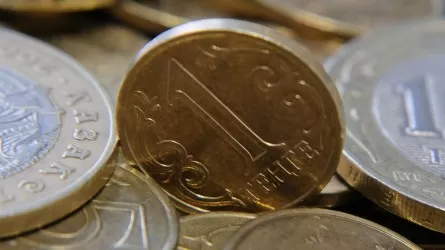 Шальные деньги: более 4,7 млн тенге перечислила себе бухгалтер сельского акимата в Костанайской области