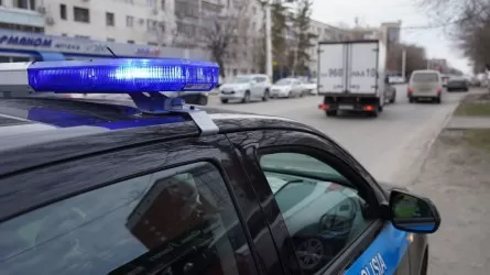 Сбил подростка и врезался в кафе: двойное ДТП в Костанае 