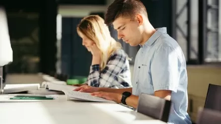 80 мыңнан астам қазақстандық студент шетелде білім алады