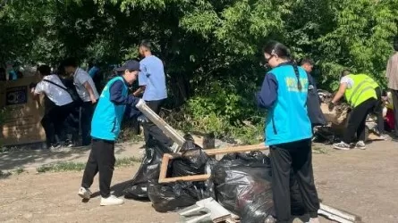 В Уральске прошла акция "Біз таза ел үшін"