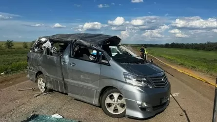 Ақтөбеден Ресейге қатынайтын көлік аударылып, 4 адам көз жұмды