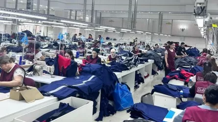 Қызылордалық кәсіпкер тойхананы тігін фабрикасына айналдырды