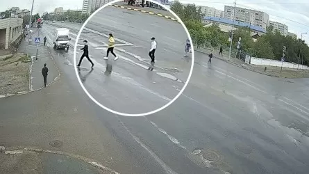 Абай облысында көше ортасында жасөспірімнің талмасы ұстап, есінен танып қалған