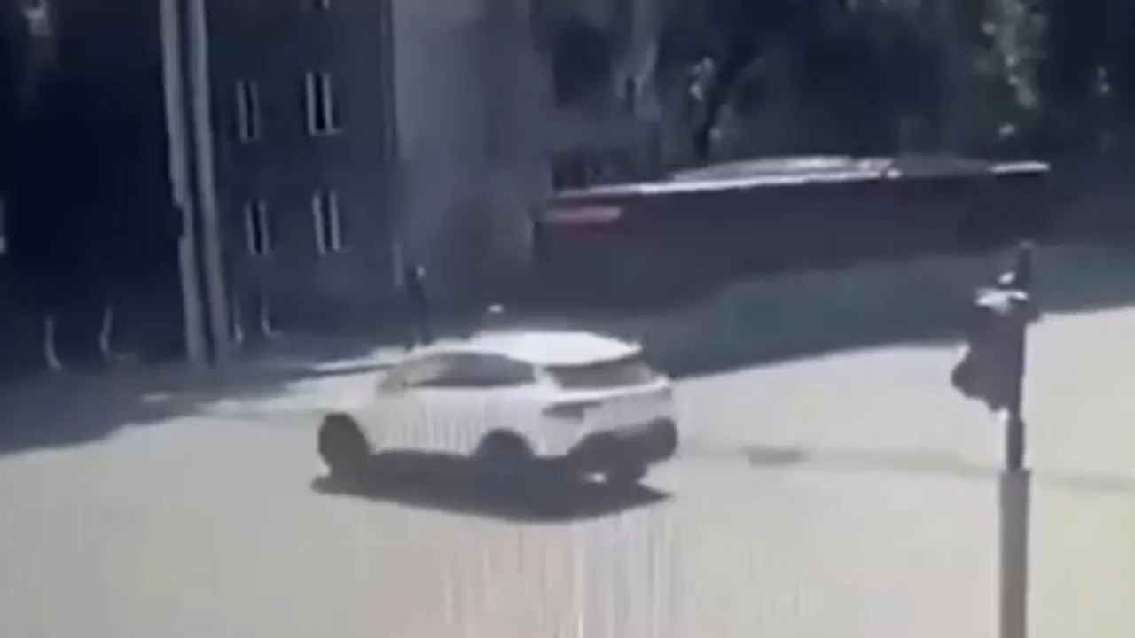 Желіде Алматыда болған жол апатының видеосы пайда болды