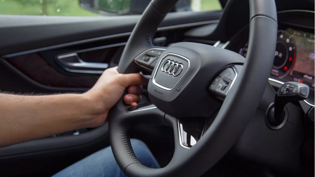 Запрет на ввоз праворульных авто в разобранном виде продлят в Казахстане
