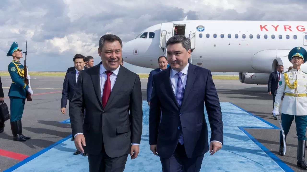 Президент Кыргызстана Садыр Жапаров прилетел на саммит ШОС в Астану 