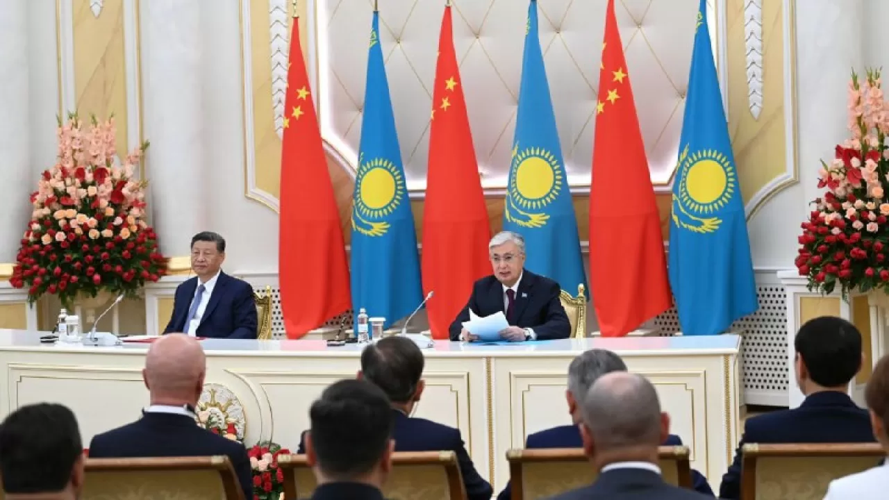 Қасым-Жомарт Тоқаев пен Си Цзиньпин БАҚ өкілдері үшін брифинг өткізді