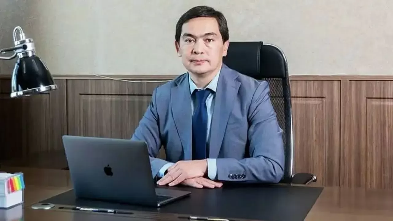 Қызылордада шенеунік ұлының оқуының ақшасын кәсіпкерлерге мәжбүрлеп төлетіп отырған