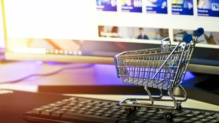 Покупки казахстанцев в интернет-магазинах станут известны налоговикам