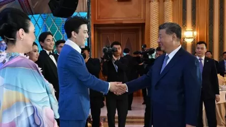 Димаш Кудайберген выступил перед главами Казахстана и Китая