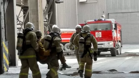 Қарағандыдағы апат: Зардап шеккен жұмысшылар ауруханаға неге жедел жәрдем көлігімен жеткізілмеді?