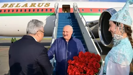 Лукашенко прибыл в Астану 