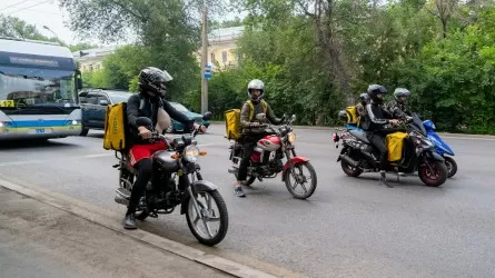 В Астане наказали около четырех тысяч водителей мопедов и самокатов