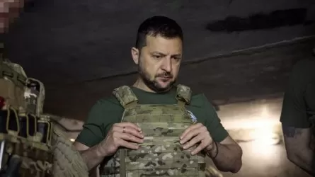 Зеленский әскери жағдай мен мобилизацияны ұзарту туралы ұсыныс білдірді