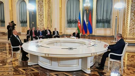 Мәскеу Ереван мен Бакуге бейбітшілік орнату үшін келіссөздер алаңын ұсынуға дайын