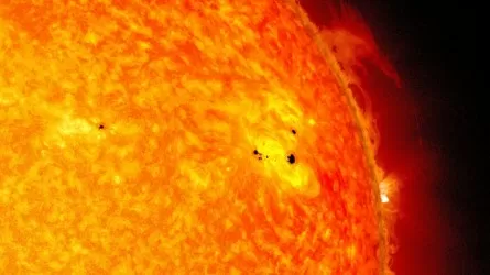 Күн сәулесінде қуатты бес жарқыл болды