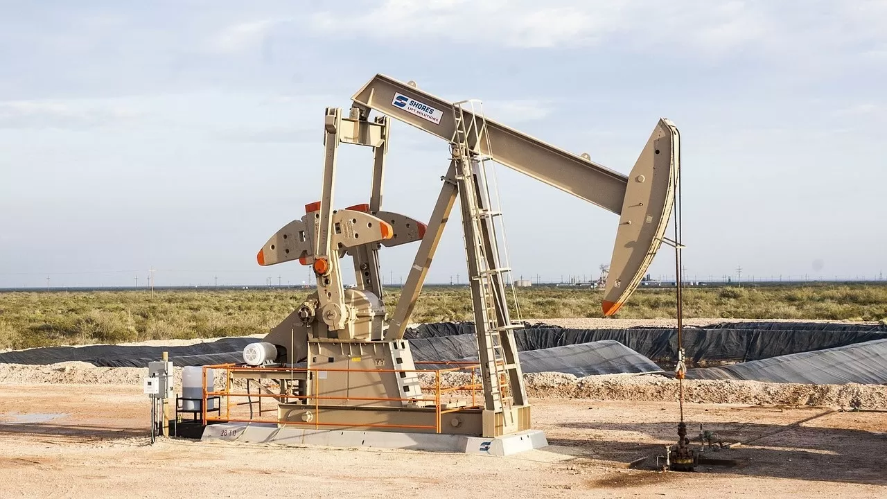 Цены на нефть вновь снижаются после роста  