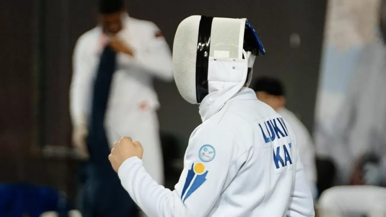 Қазақстандық жасөспірімдер құрамасы семсерлесуден күміс жүлде алды