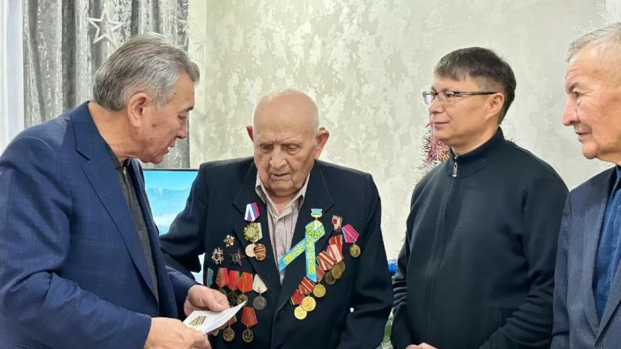 Единственный ветеран ВОВ из Актюбинской области Василий Грецкий отметил 101-й день рождения
