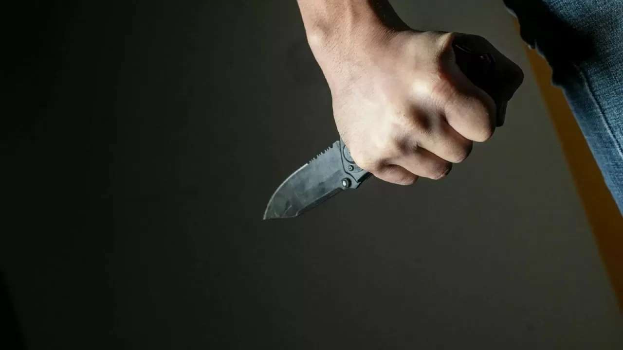 Мужчина накинулся с ножом на подростка: суд Астаны вынес приговор 