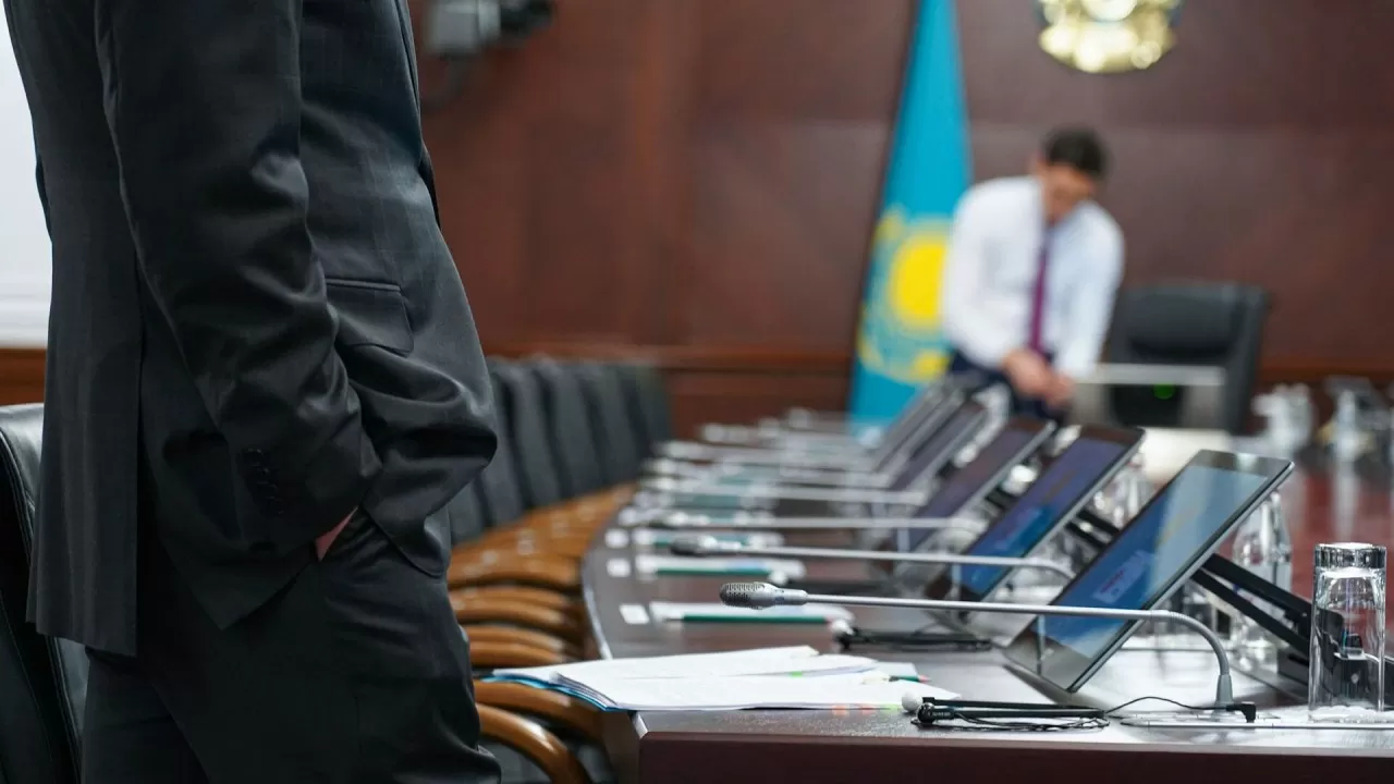 Биылдан бастап мемлекеттік қызметкерлердің табысы ресми сайтта жарияланады
