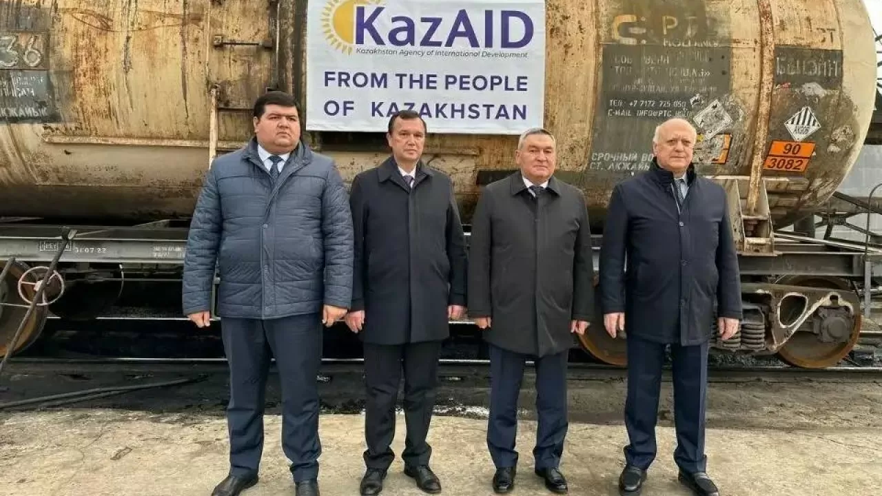 Қазақстан Тәжікстанға 5 мың тонна мазут мен азық-түлік берді