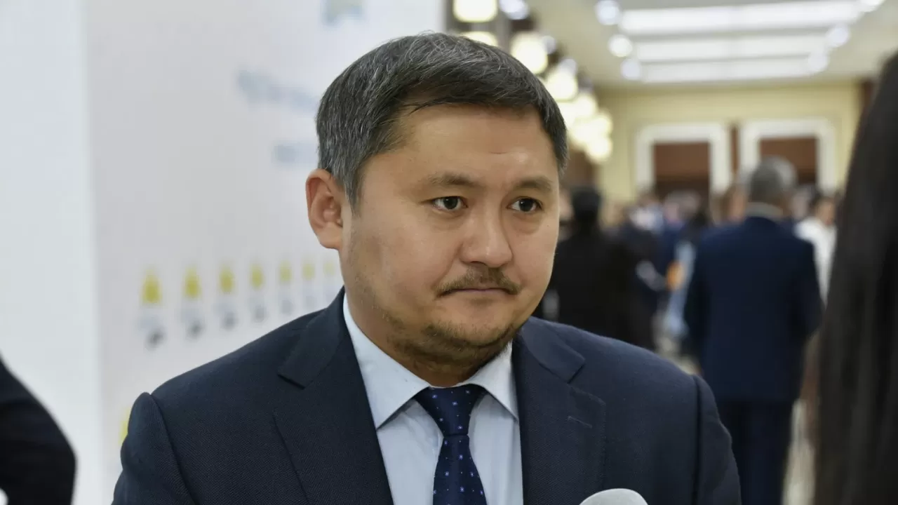 Министр "Болашақ" іріктеуіне қатысқан талапкерден орыс тілін жетік білу талабы сұралмағанын айтты