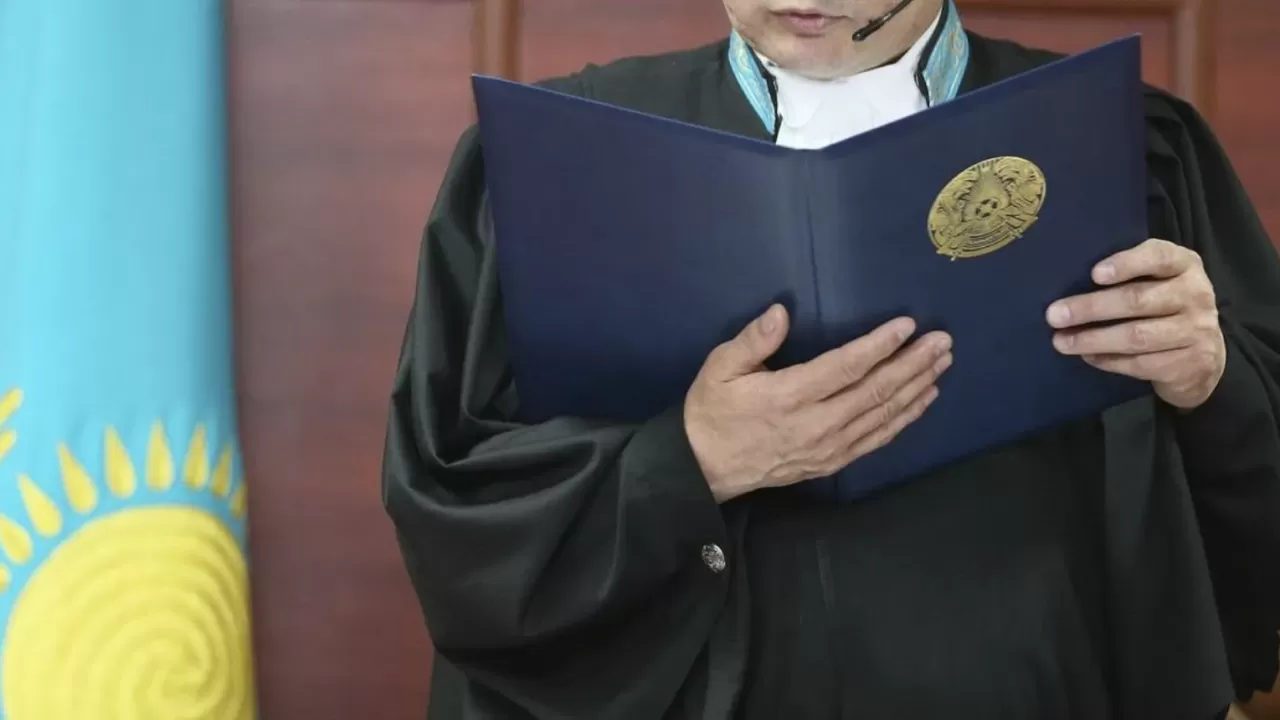 Павлодарда оқушы қызды зорлаған бапкер өмір бойы бас бостандығынан айырылды