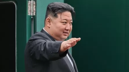 Ким Чен Ын хот-дог жеуге тыйым салып, ажырасқандарды түрмеге жабуға бұйрық берді