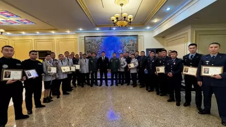 Ақтауда құлаған ұшаққа алғаш болып көмекке асыққандар мемлекеттік марапат алды 