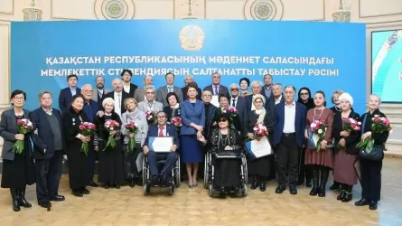 Әдебиет пен өнер қайраткерлеріне мемлекеттік стипендия табысталды
