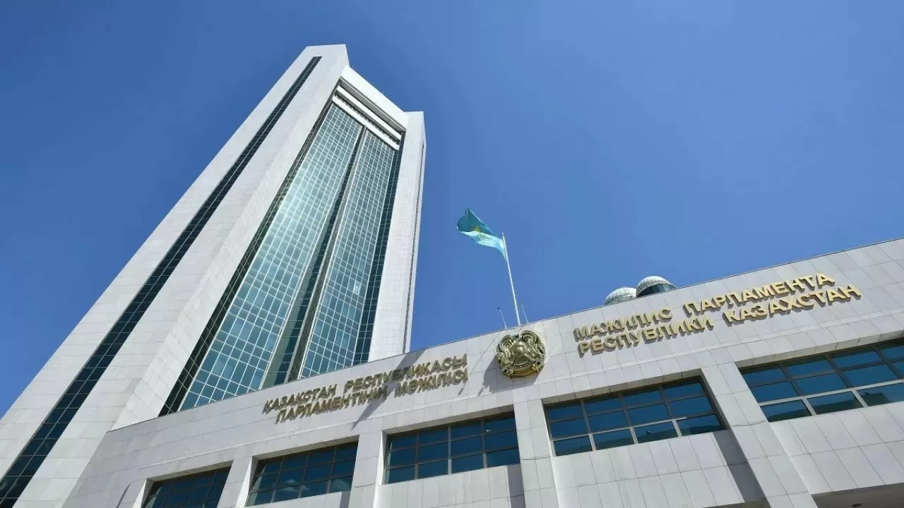 Реформы, скандалы и законы, кардинально изменившие жизнь казахстанцев 