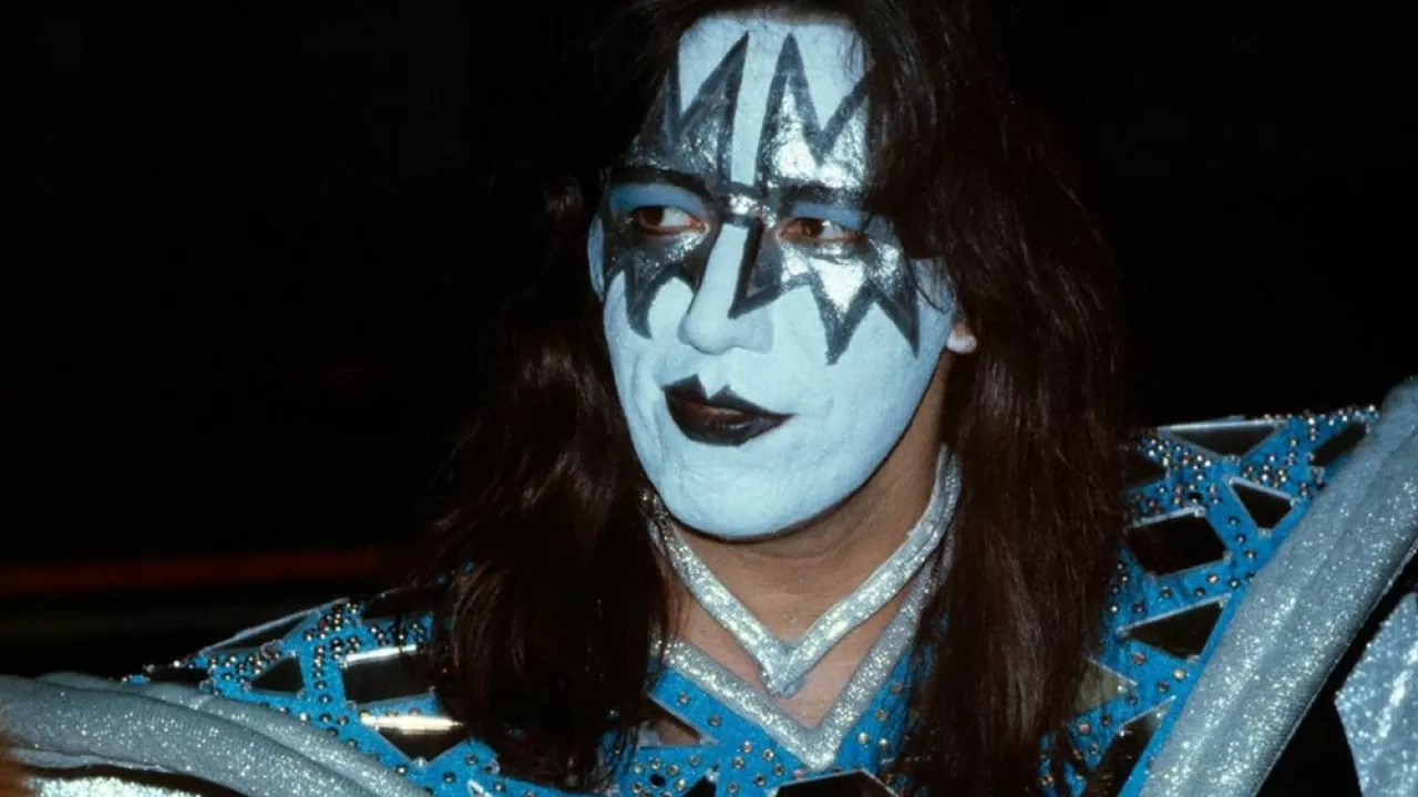 Скончался легендарный музыкант Эйс Фрейли 