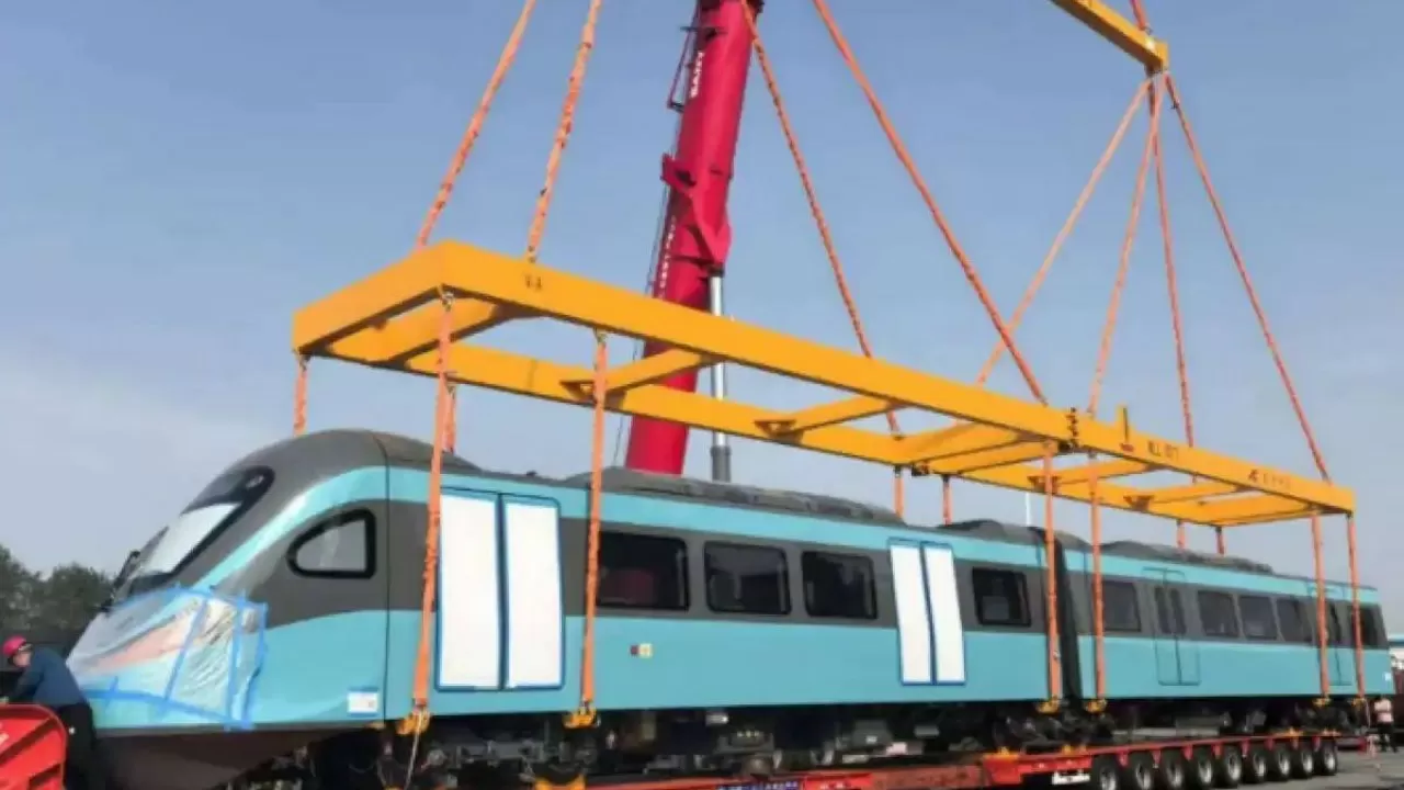 ЛРТ-ға тағы 2 вагон жеткізілді