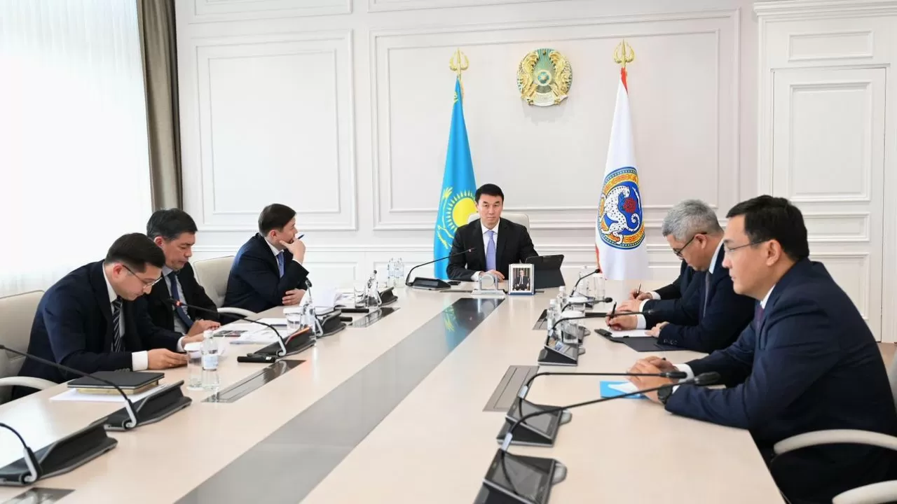 Дархан Сатыбалды Алматының санитарлық ахуалына бақылауды күшейтуді тапсырды
