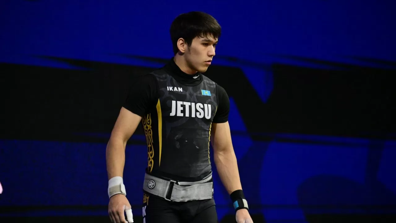 "3 рекорд, 2 алтын!": Қаршадай қазақ баласы күллі әлемді өзіне қаратты