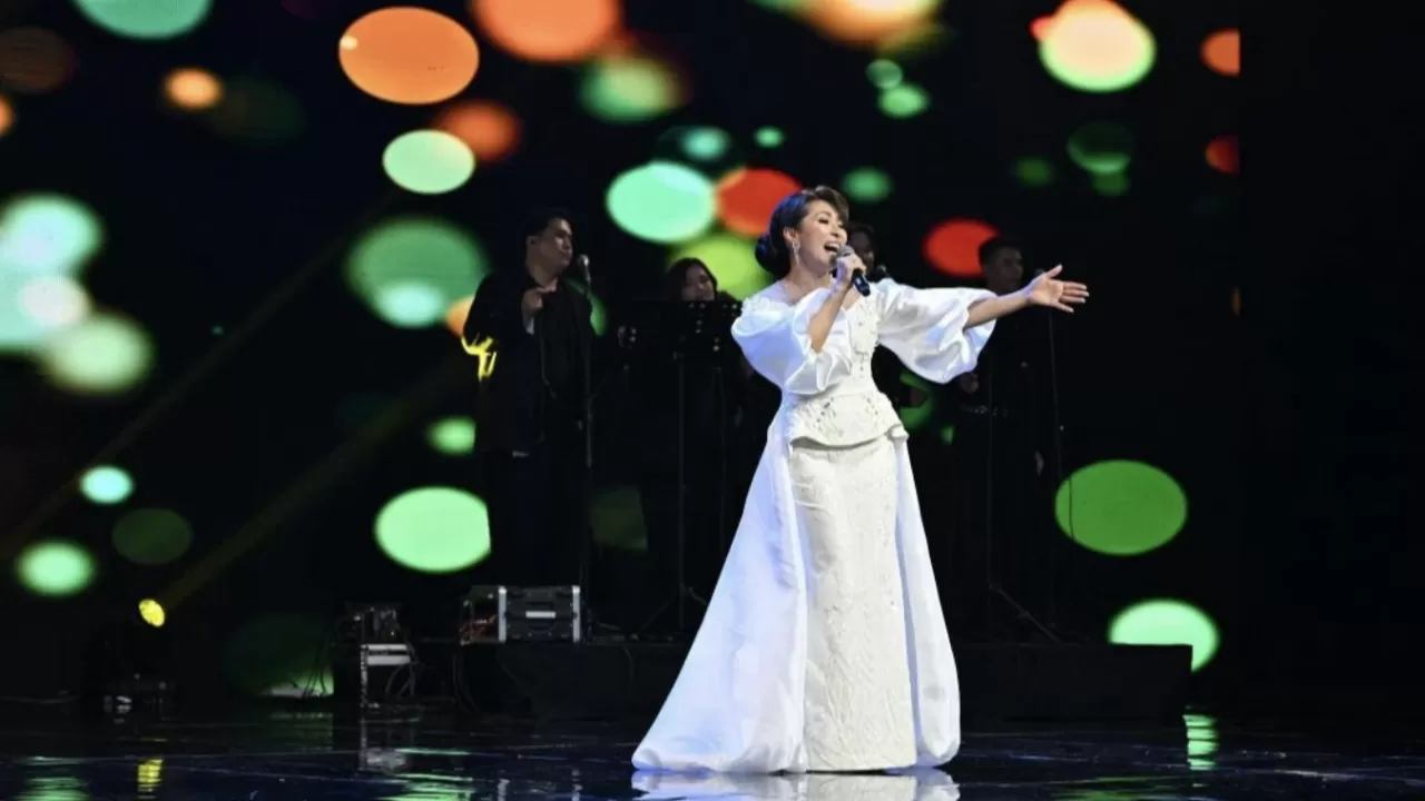 Мемлекет басшысы әнші Толқын Забированы мерейтойымен құттықтады 