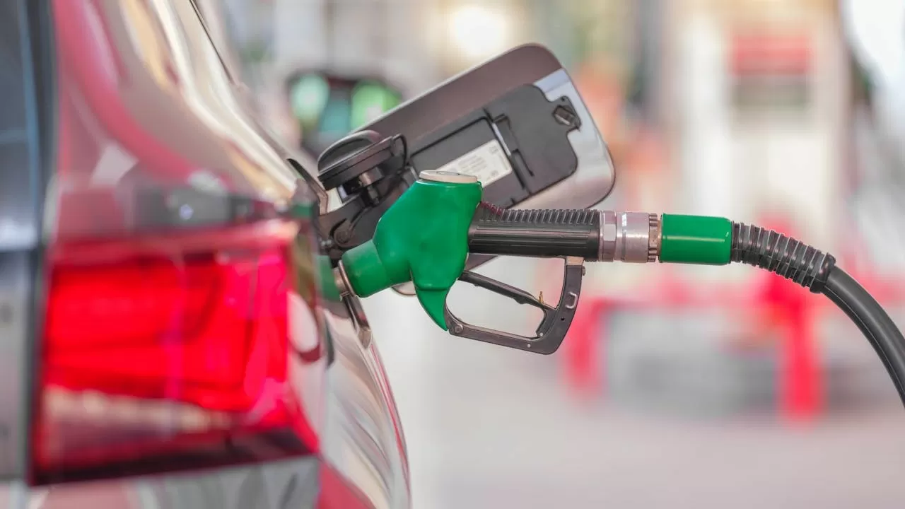 Qazaq Oil прокомментировала инцидент на АЗС в Семее